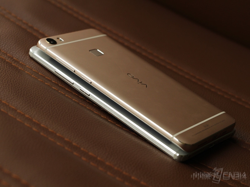 vivo Xplay5�ͻ�ΪMate8.JPG