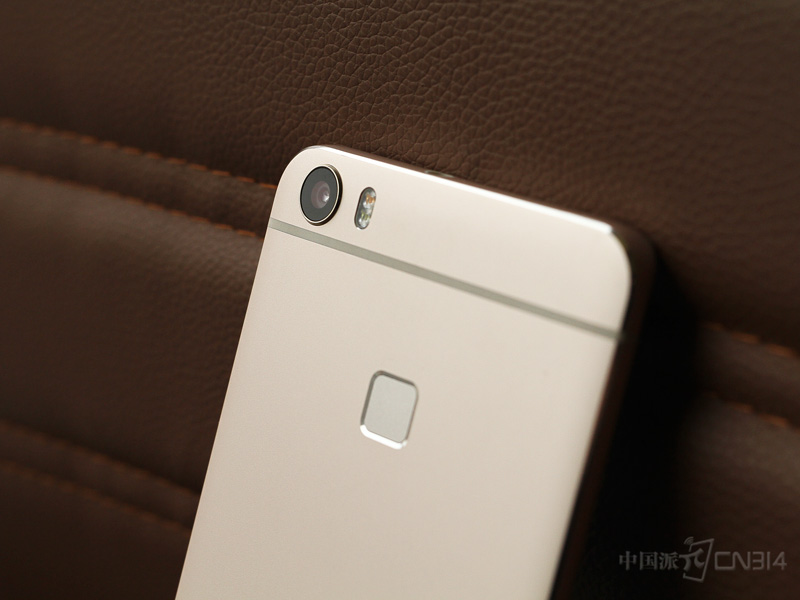 vivo Xplay5.JPG