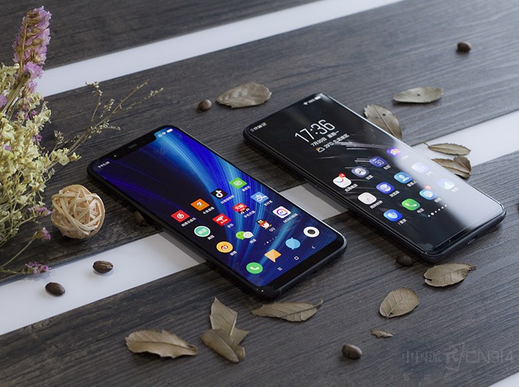 С��8�Ա�vivo NEX ȫ������Ϸ�����ļ�ǿ