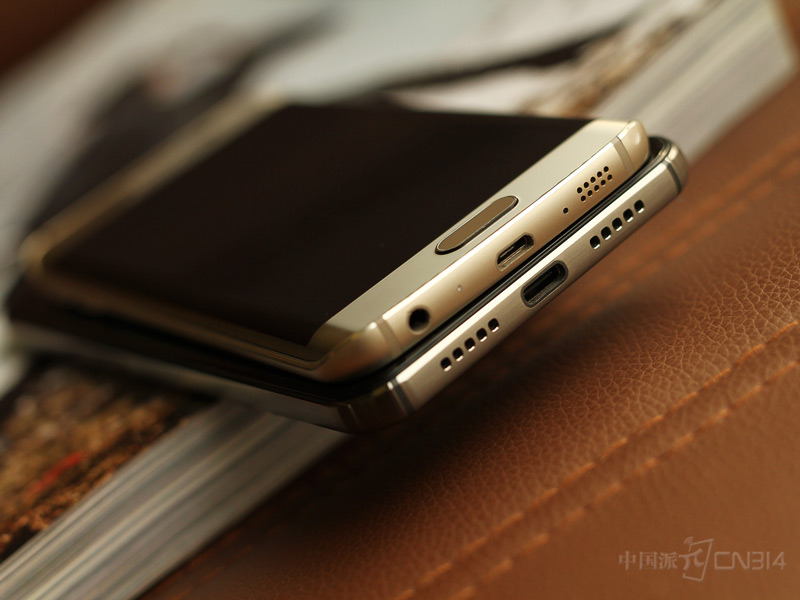 Gigaset ���ME pro������S6 edge�߿�Ա�.JPG
