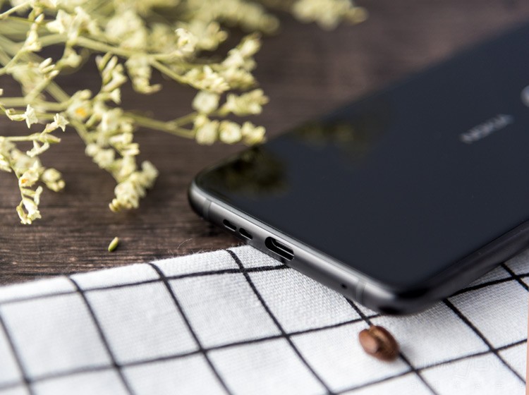 ǧԪ° Nokia X6רҵ
