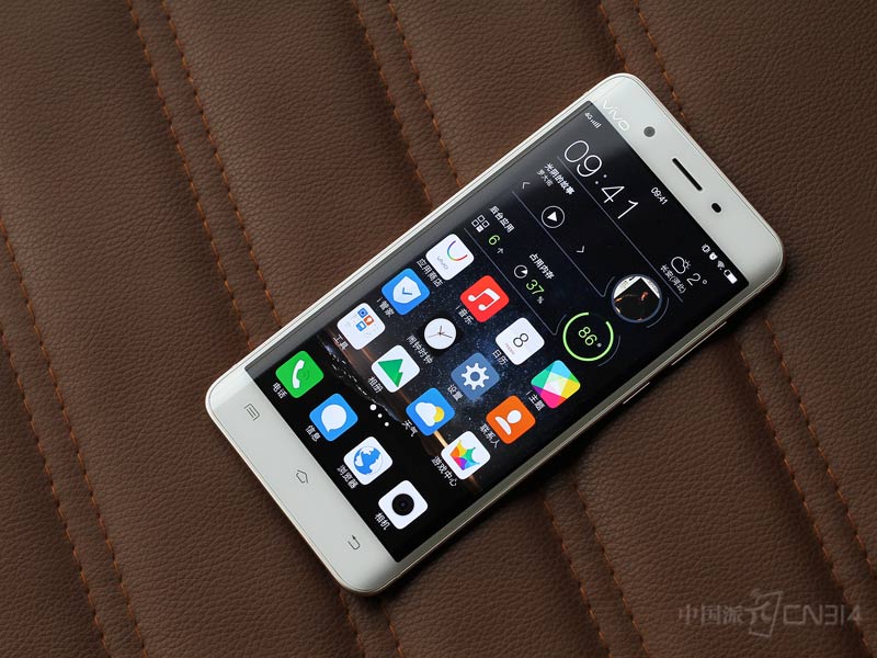 vivo Xplay5.JPG