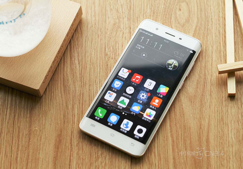 vivo-Xplay5.jpg