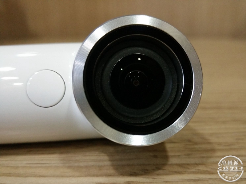 HTC RE�л���.jpg