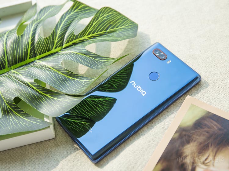 怎样加特效不浮夸? 这部手机滤镜告诉你