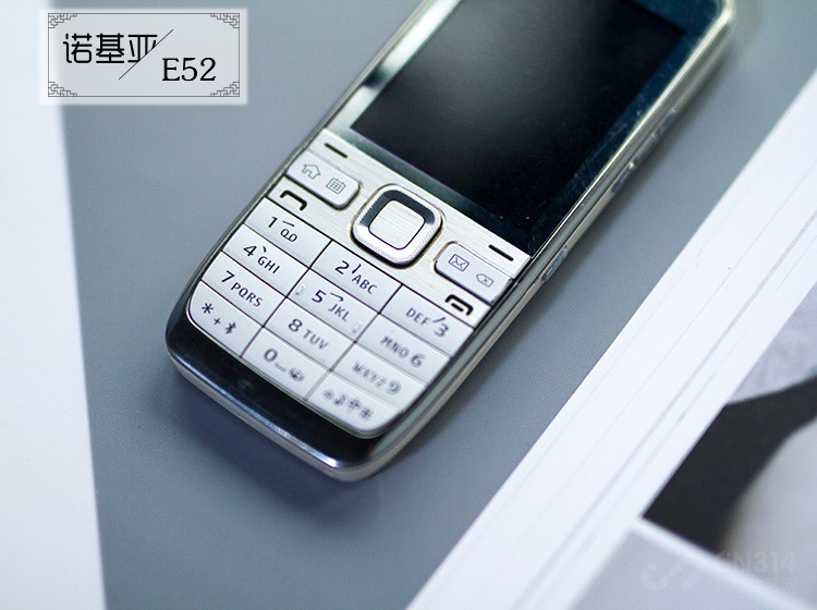 ŵE52