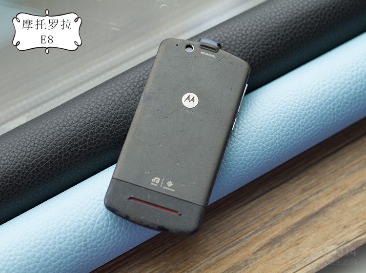 摩托罗拉E8 摩托罗拉E8