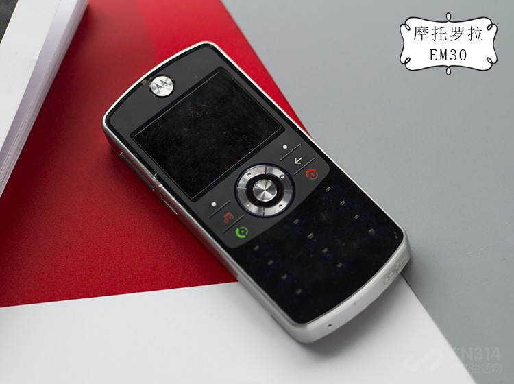 摩托罗拉EM30 摩托罗拉EM30