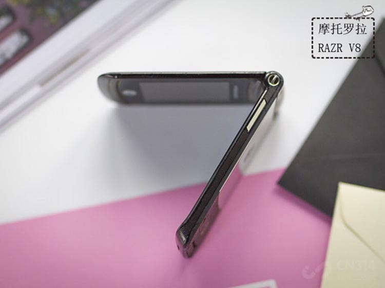 Ħ������RAZR V8