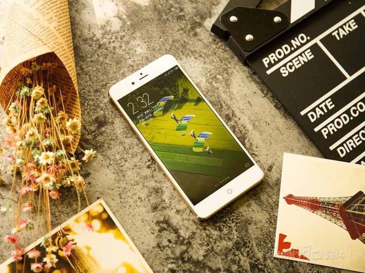 玩游戏卡出翔 6GB大内存手机只要1399元