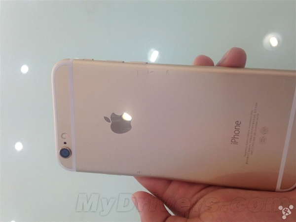 ����ˬ��iPhone 6���е���һ���󱯾�