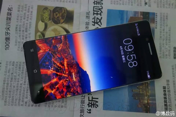 OPPO�ޱ߿��ֻ���Ϯ��ÿ�ο�������