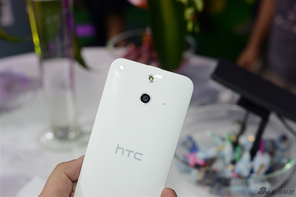 �۸��޵��� HTC Oneʱ�а����ͼ��