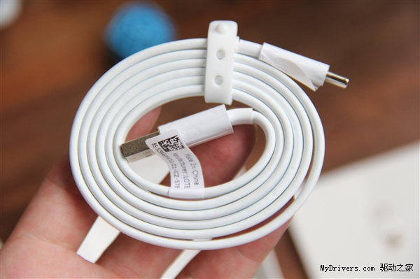 1799ԪZUK Z1�Ա�ͼ�ͣ�iPhone 6����