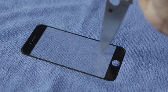 ��һ��iPhone����������ʯ��Ļ��