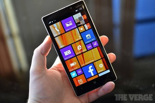 ����Windows 10 ΢��Lumia 940�����ع� 