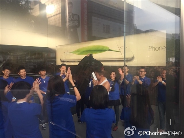 ��������iPhone 6��һλ�û�����������װ����