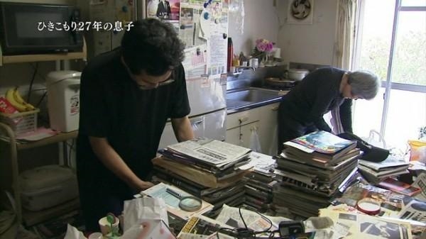 日本超级宅男啃老27年:无手机无电脑