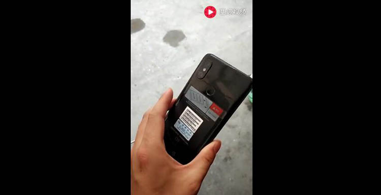 小米8真机视频曝光 妥妥的廉价iPhone X