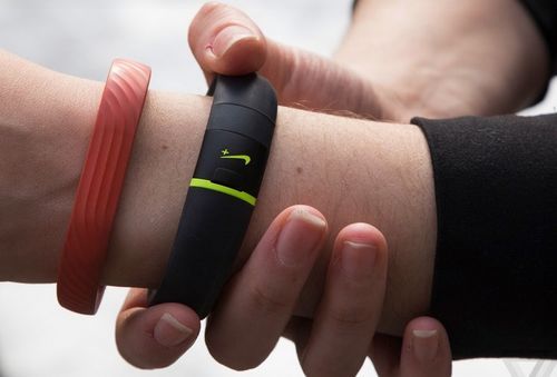 Jawbone Up24Nike+ Fuelband SEֻԱ