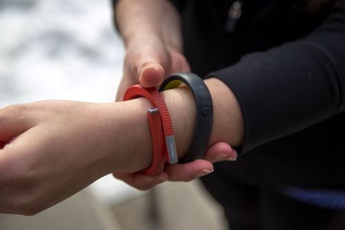 Jawbone Up24Nike+ Fuelband SEֻԱ
