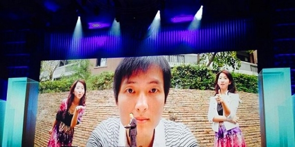 �����Ѿ�Out�� ��Ϊ����&ldquo;Groufie&rdquo;