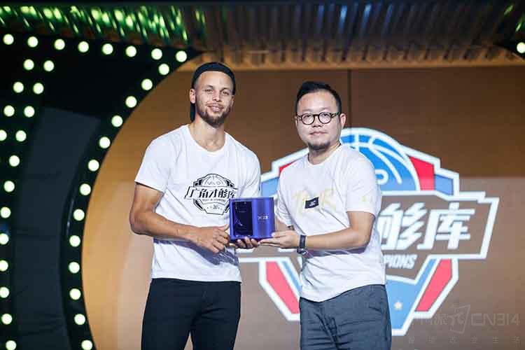 库里冠军之夜呈现 vivo X23超广角最吸睛 库里冠军之夜呈现 vivo X23超广角最吸睛