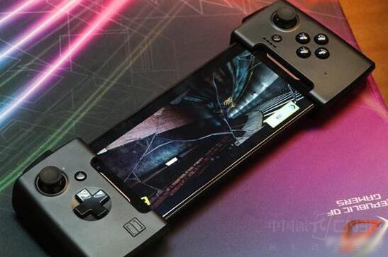 华硕ROG手机横空出世 华硕ROG手机横空出世 游戏手机时代来临