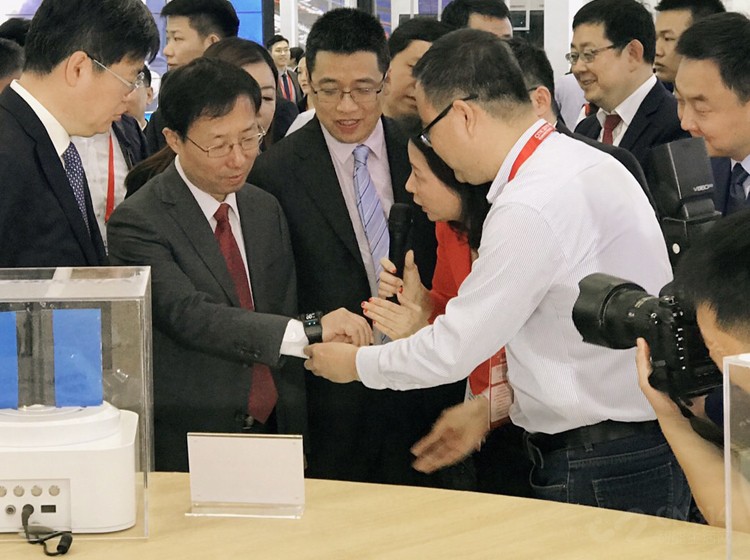 0Ԫ�������������֣�Ŭ���ǰ������˽���