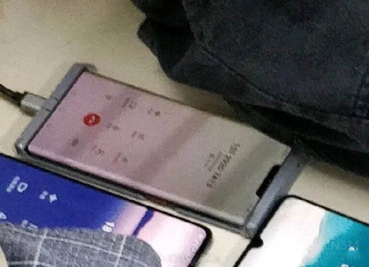 ��ΪMate 30 Pro���ͼ�ع� ��Ļ���ʴ���