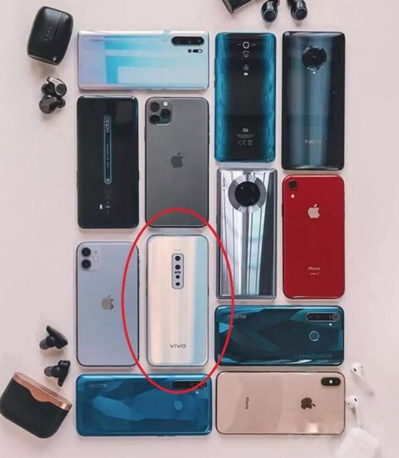 vivo X30露真面目,史上最强X系列香不香? vivo X30露真面目,史上最强X系列香不香?
