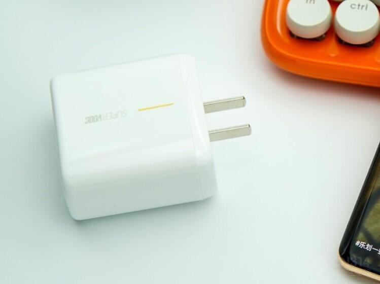 �ֻ�Ȧ�ĺڿƼ��������Ǹ��軹�ǡ�α���󡱣�