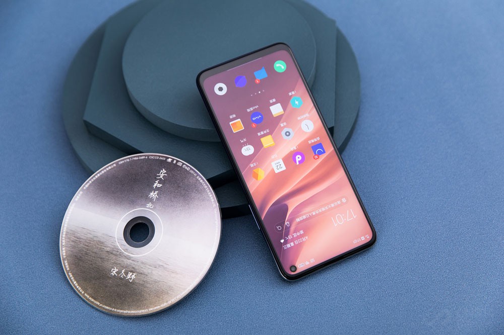 iQOO Neo3��ʽ���� 2698Ԫӵ���콢����