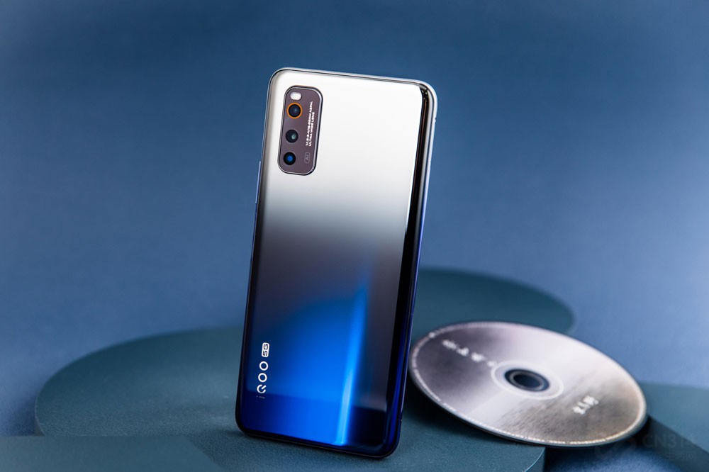 iQOO Neo3��ʽ���� 2698Ԫӵ���콢����