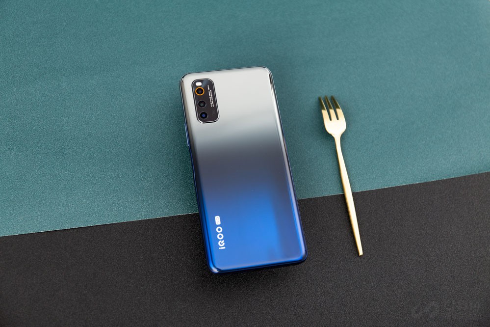 iQOO Neo3�����ߺ죬�����콢���Ǵ��ģ�