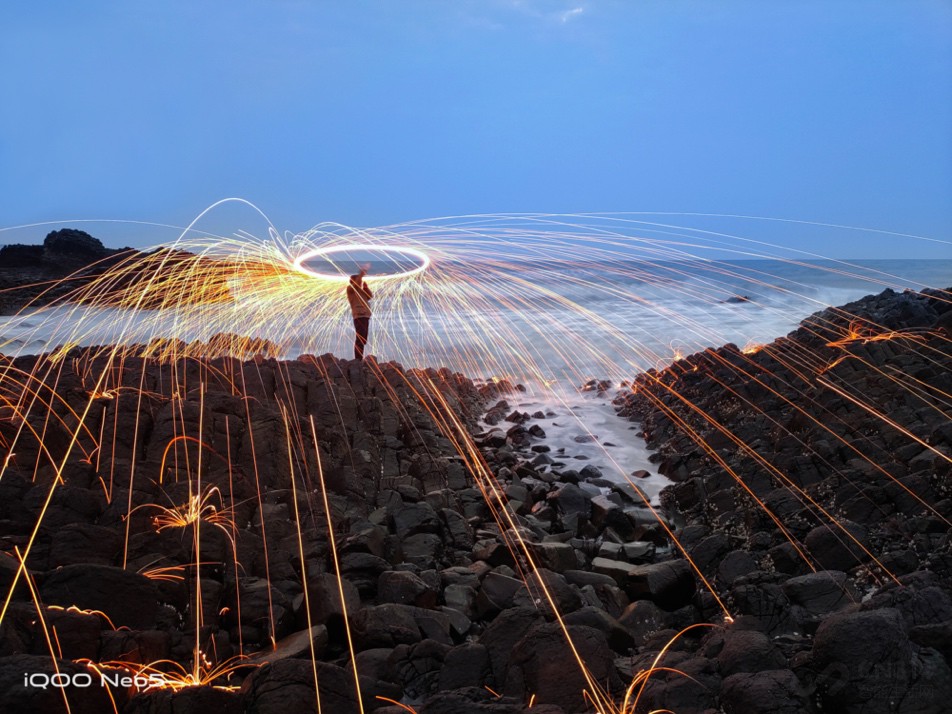 ��ǿ��˫о��iQOO Neo5�������ۼ�2499Ԫ��