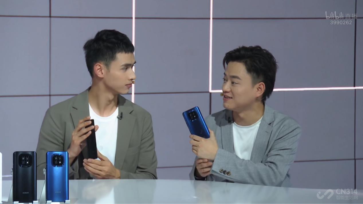 66W快充 94.4%屏占比，荣耀Play5活力版