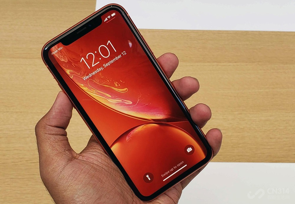 iPhone SE要新增大屏，搭载5G价格更给力