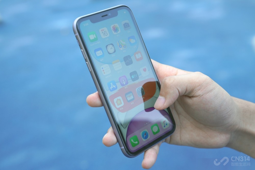 iPhone SE要新增大屏，搭载5G价格更给力