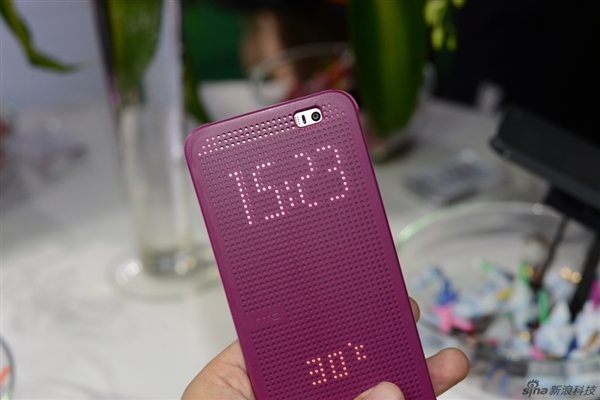 �۸��޵��� HTC Oneʱ�а����ͼ��