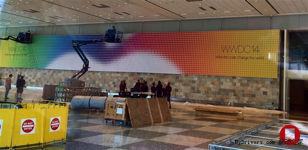 �ֳ���ͼ̽Ӫ��ƻ��WWDC14�᳡װ��һ��