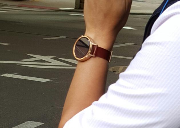 �¿�Moto 360������ع� �ڱ��ƺ���Ȼ����