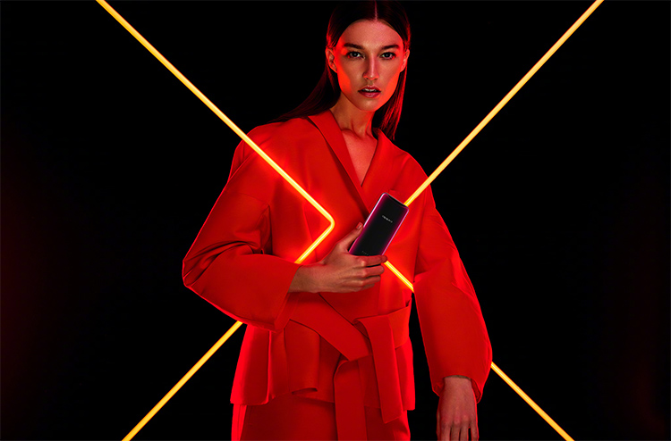 �û��������� OPPO Find X�ٴ��ڱ��ѻ�