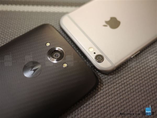 �ܷ�һս��Ħ��DROID Turbo�Ծ�iPhone 6