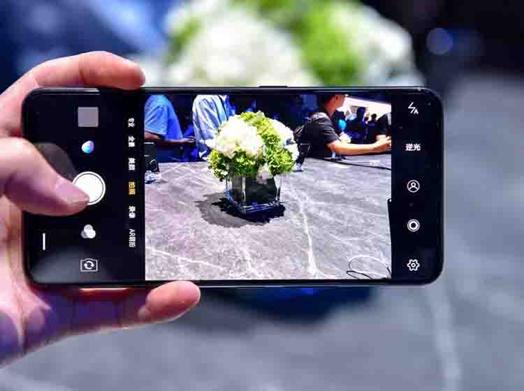 ��е����ӵĽ�� vivo NEX���ѷǷ�����