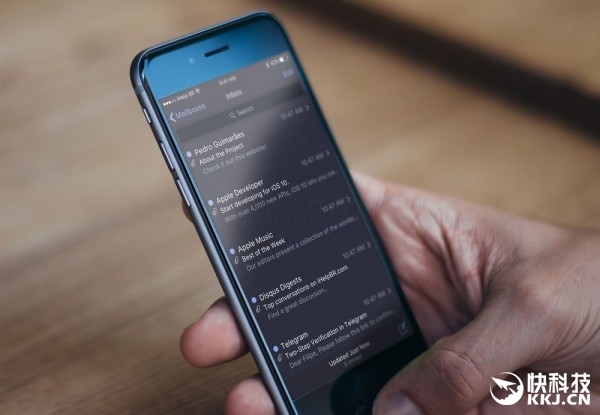 ��iPhoneˬ����iOS 10Ҫ�Ӱ�ɫ���⣺�������ÿ�