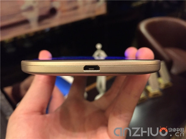����AXON miniͼ�ͣ��Ȼ�Ϊ�����е�ѹ����