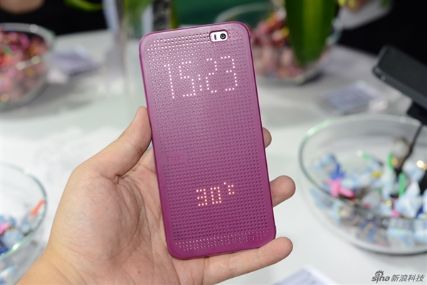 �۸��޵��� HTC Oneʱ�а����ͼ��