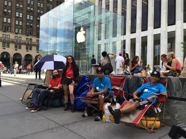 ��������Һ���ˣ�iPhone 6��ͨ���ۼ�&ldquo;��¯&rdquo;