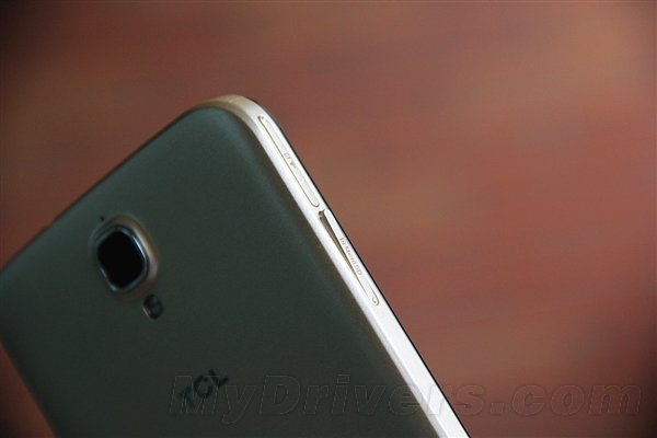 ���Ľ�/˫������4G TCLôô���ֻ�ͼ��